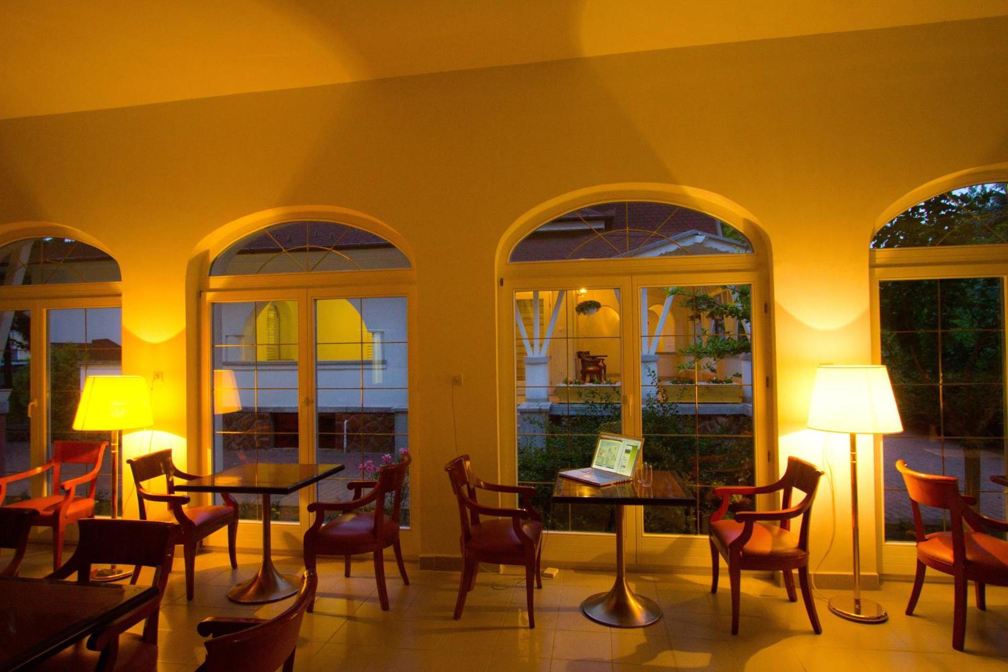 Partvilla Hotel 2*
